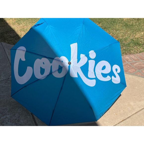 Cookies Blue Folding Umbrella - Picture 4 of 4